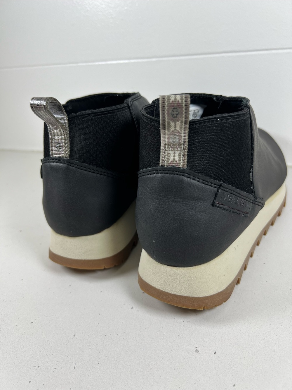 Merrell Alpine Chelsea Boots Black Vegan Leather Slip-On Ankle Boots Women’s 8 - Picture 2 of 6